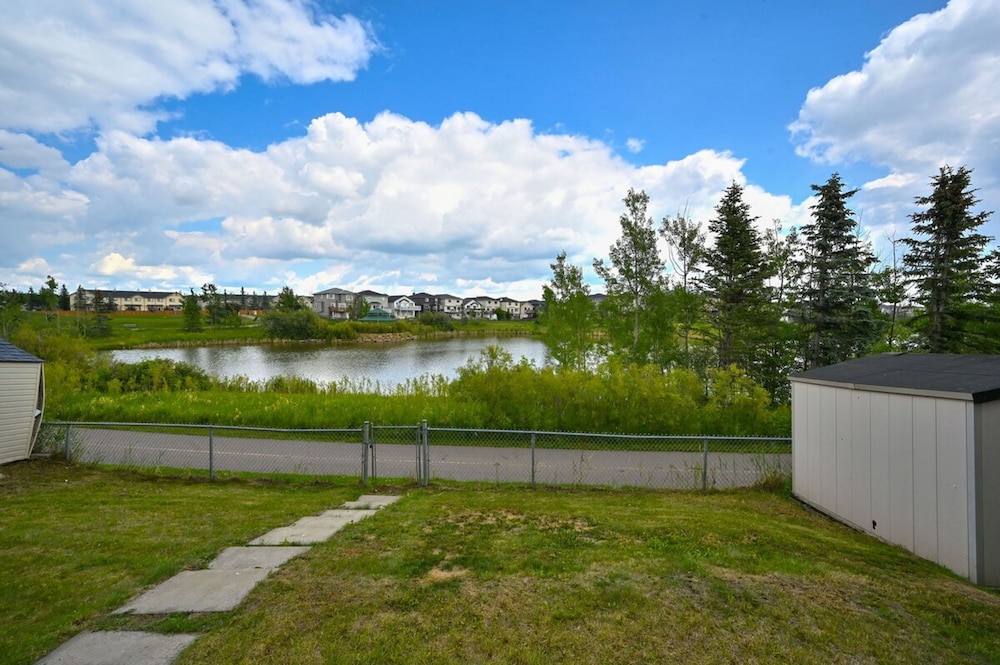 52-3 Bed Suite on Lake Central A C By Airport