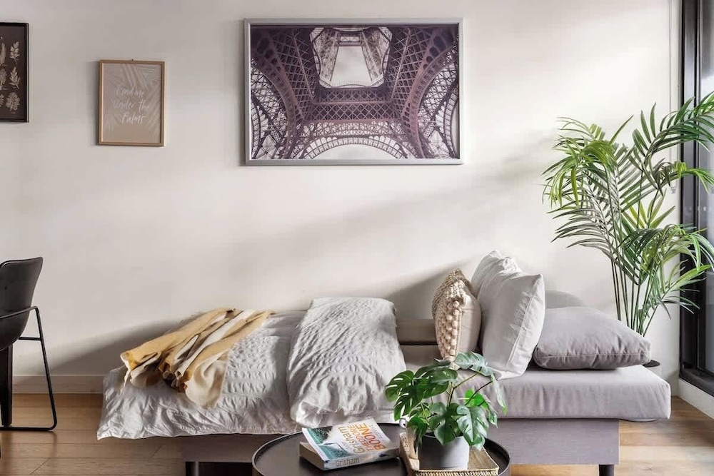 Modern & Cozy 2BR Apartment Close to Melbourne Uni