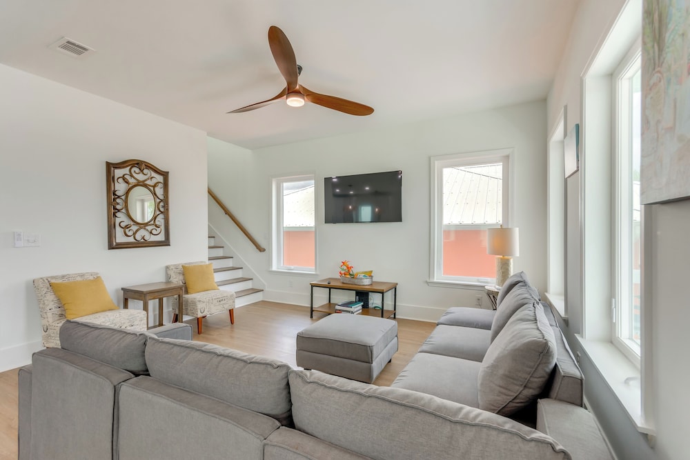 Walk to Beach: Home w/ Ocean View in Navarre!
