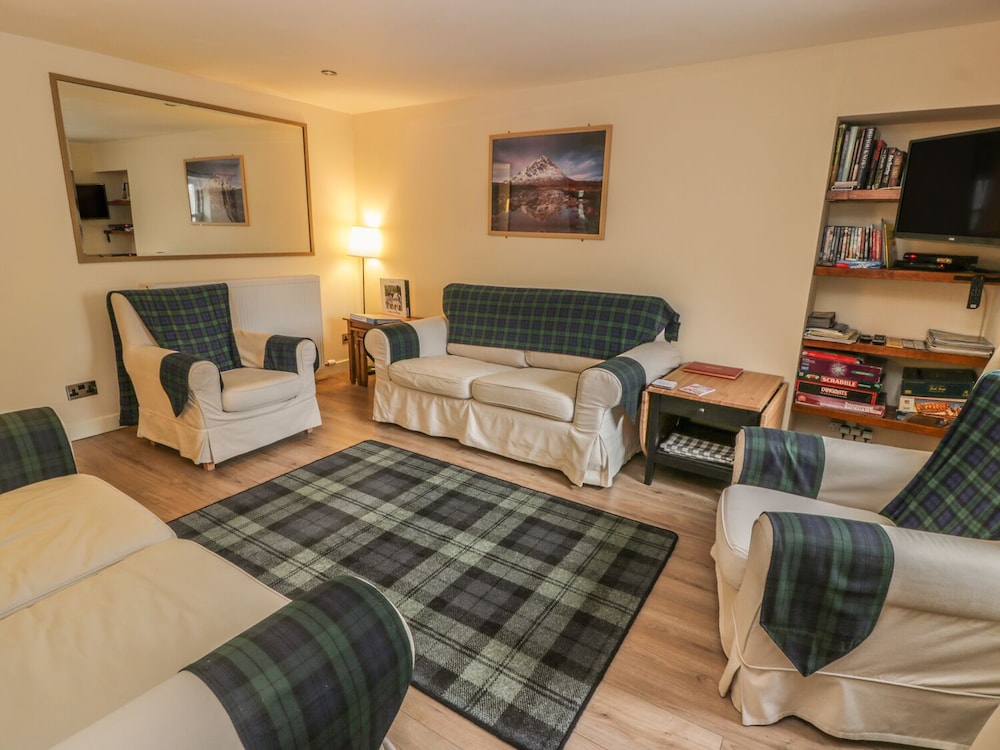 Alma Cottage view 5
