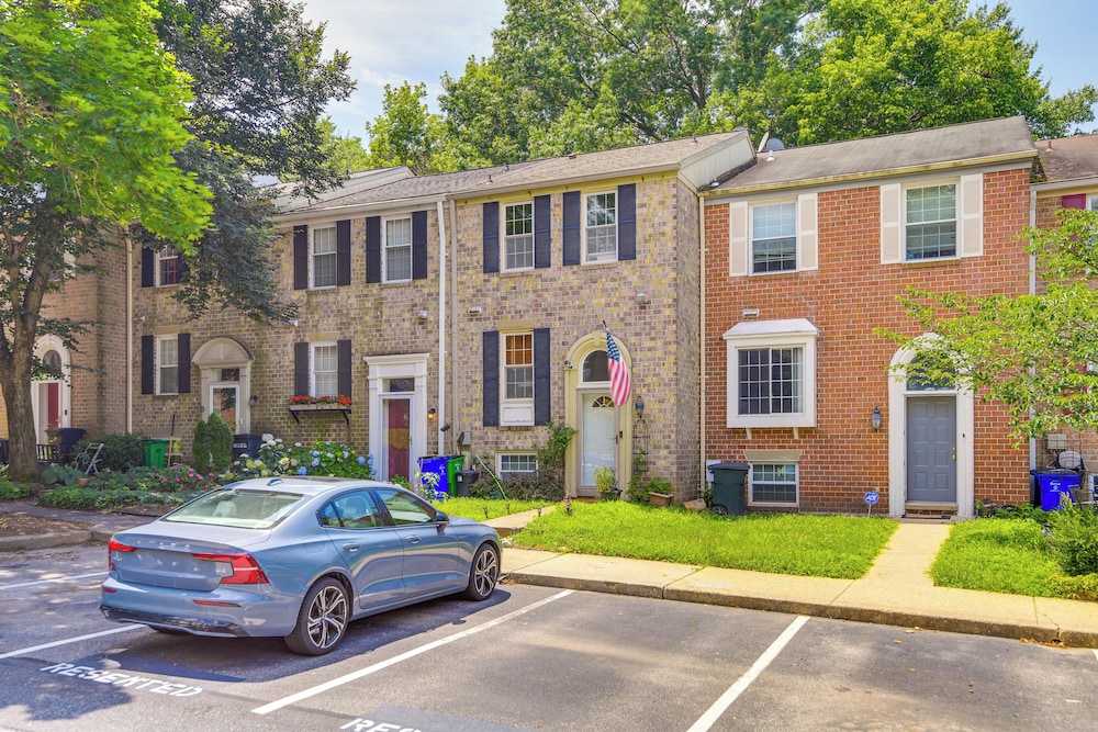 < 25 Mi to Downtown Baltimore & DC: Apt w/ Patio