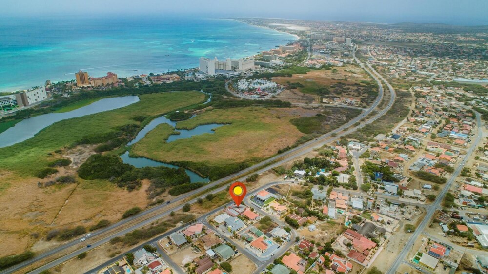 4BR 4BA Villa w Private Pool Eagle Palm Beach