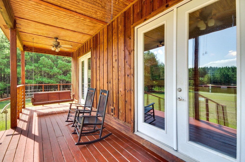 Cozy Summit Cabin w/ Hiking Trails  Fishing Pond! - Property Image 8