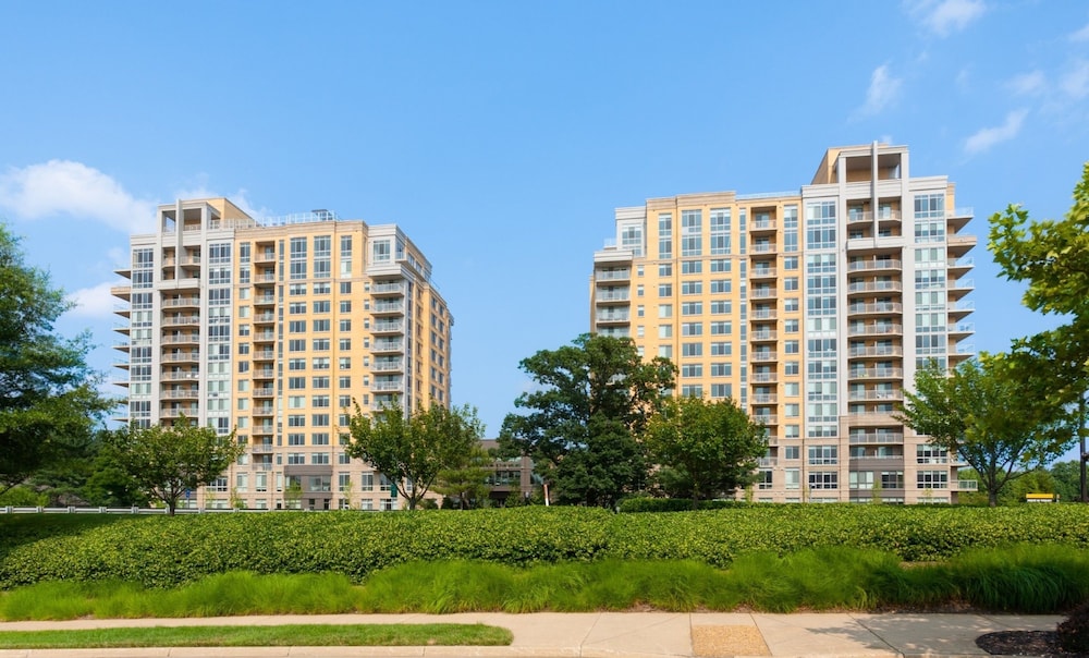 Bluebird Suites in Reston