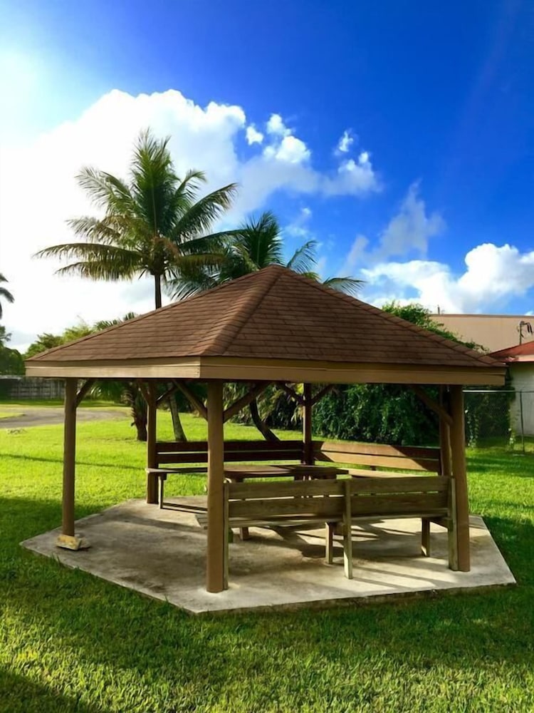 Coral Roc Motel