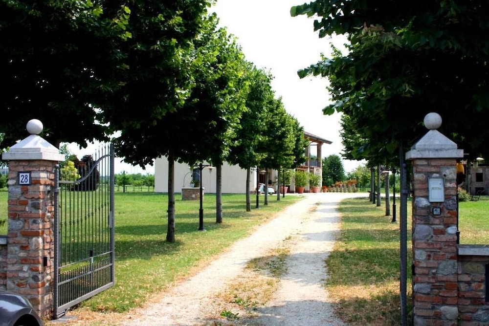 Cascina Serenella B&B