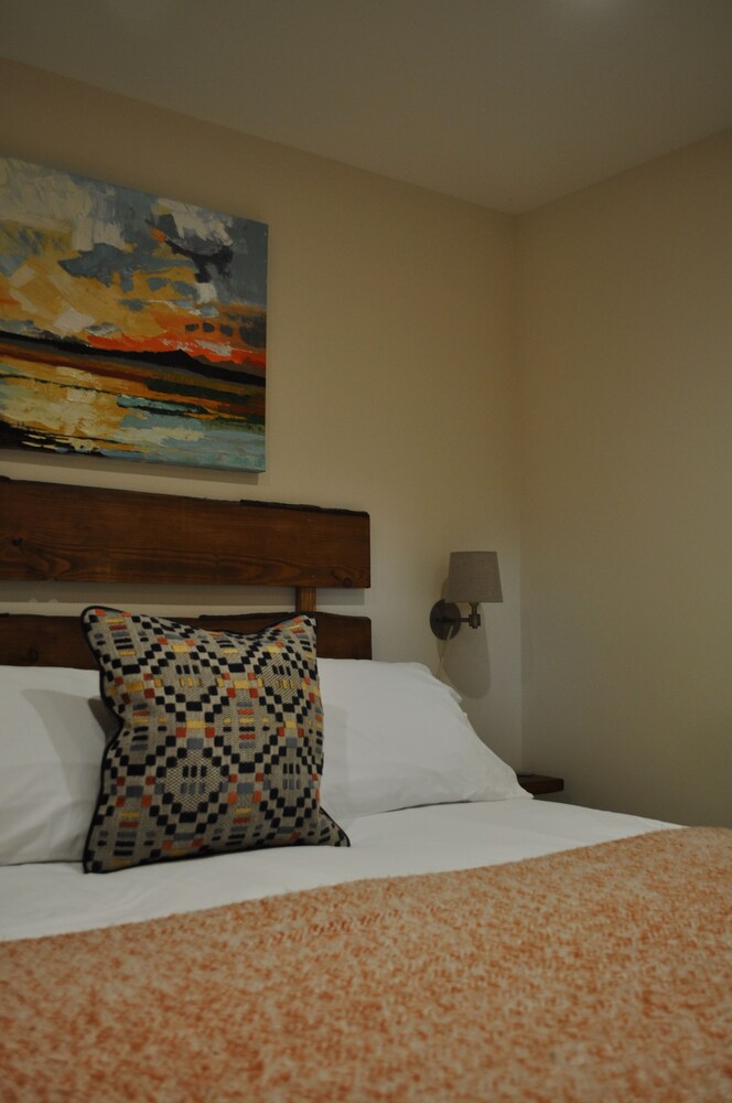 Hayne Barn Estate - Private Estate : 6 Eco Lodges - 1 Studio