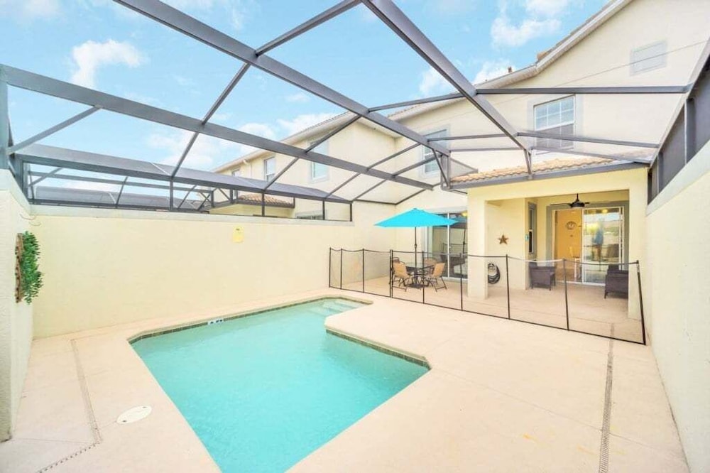 Beautiful Paradise Palms Retreat 4 Bedroom Townhouse