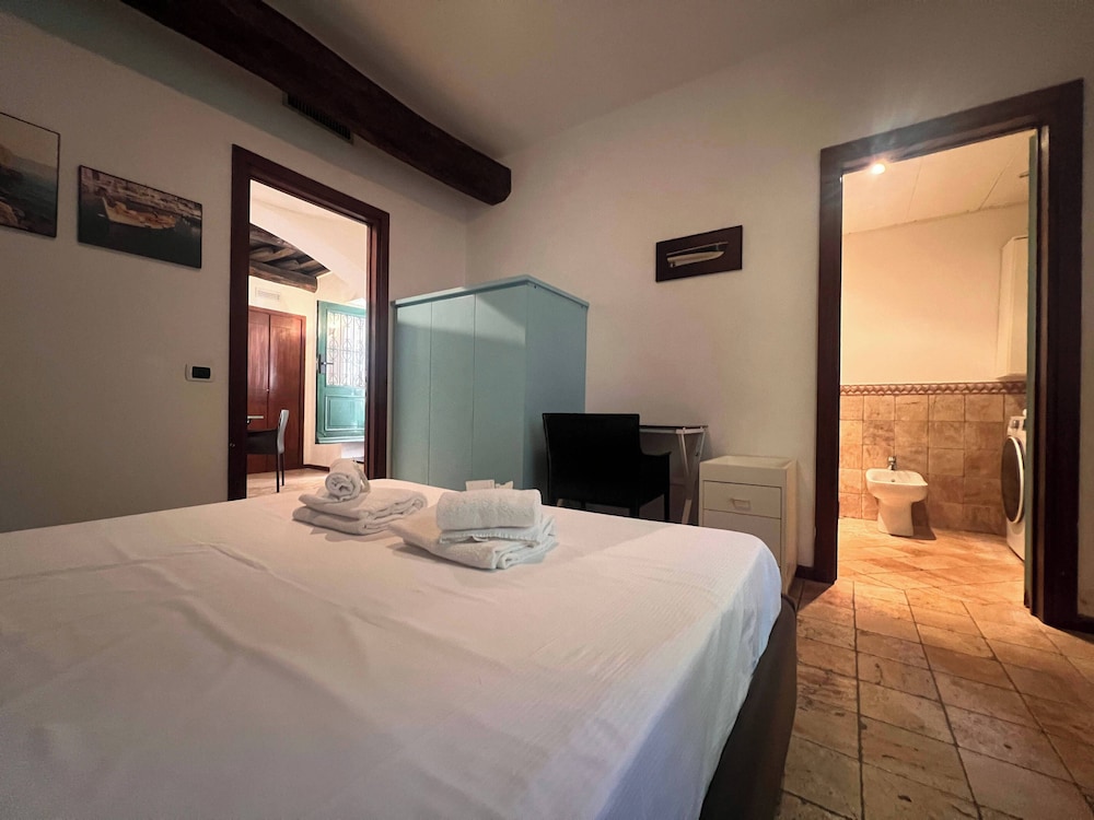 Charming Apt Near the Beach