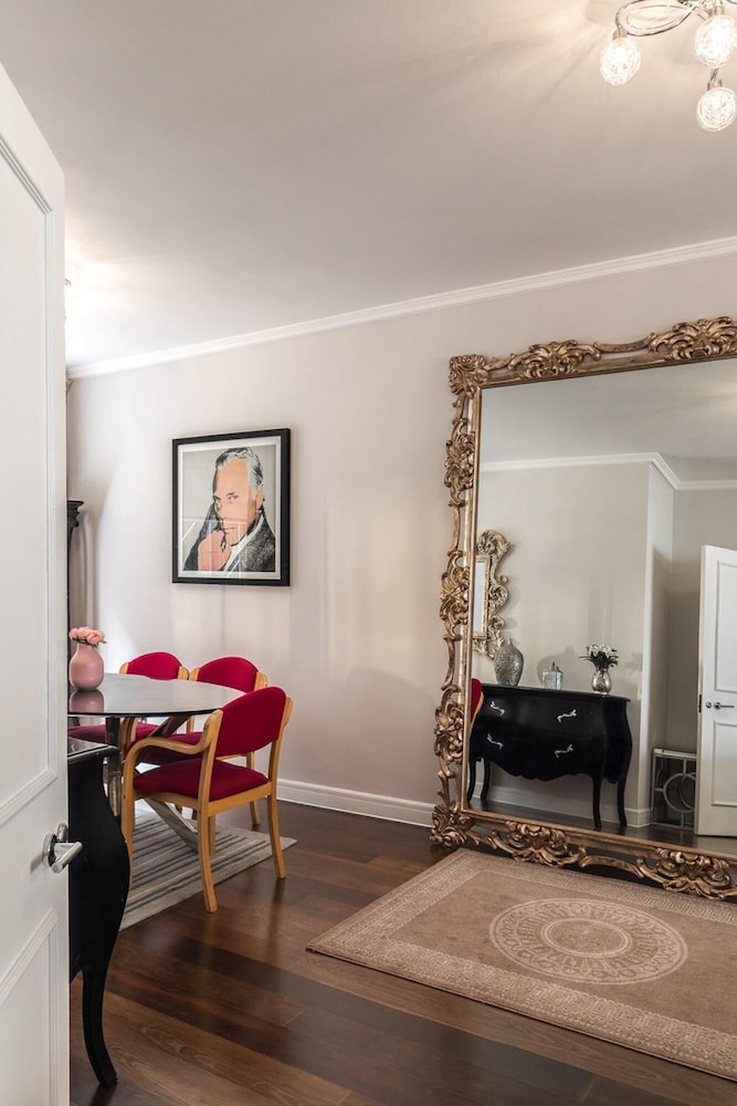 Picktheplace 3-bedroom Portman Square