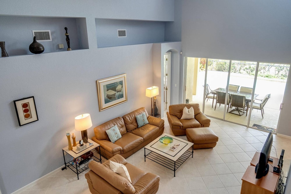 16444 Crown Arbor Way