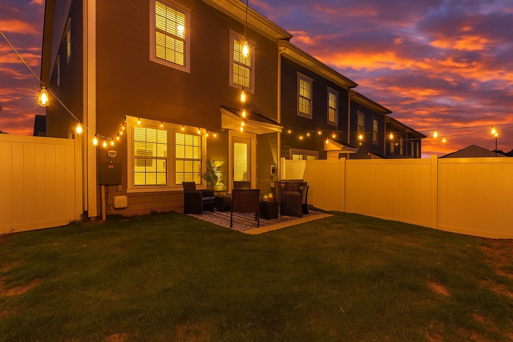 Luxe 3BR Townhouse to Uptown Charlotte