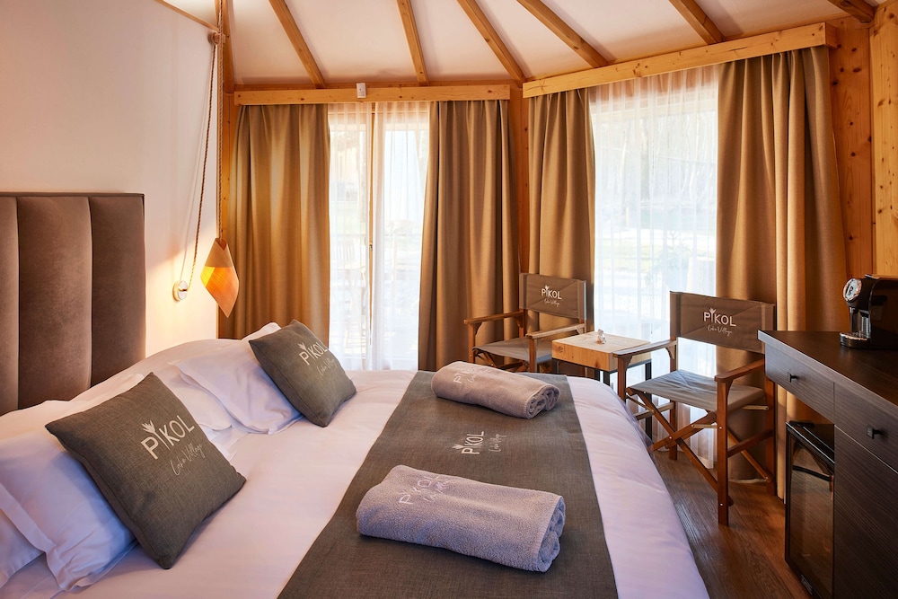 Pikol Lake Village Premium Glamping view 2