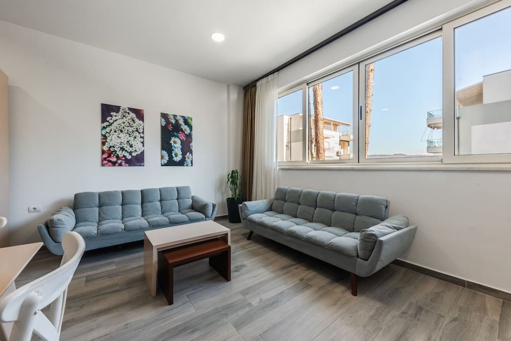 Seaside Apartment With Resort Access - Margarita