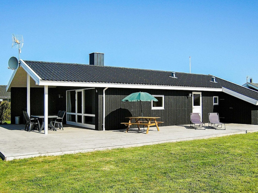 6 Person Holiday Home in Harboore