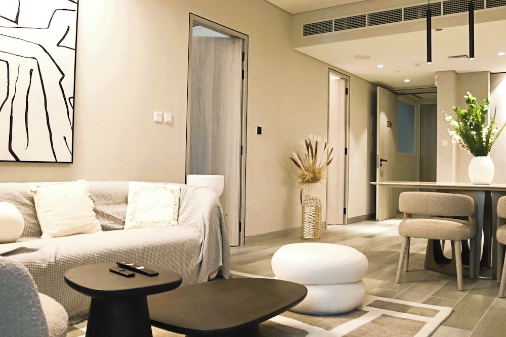 Condor Concept 7 - JVC Holiday Homes