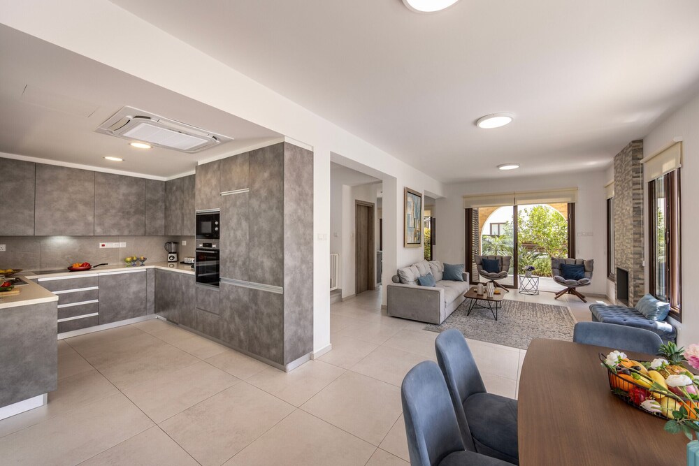 Ayia Napa Luxury Seaside Villa Ionion H15