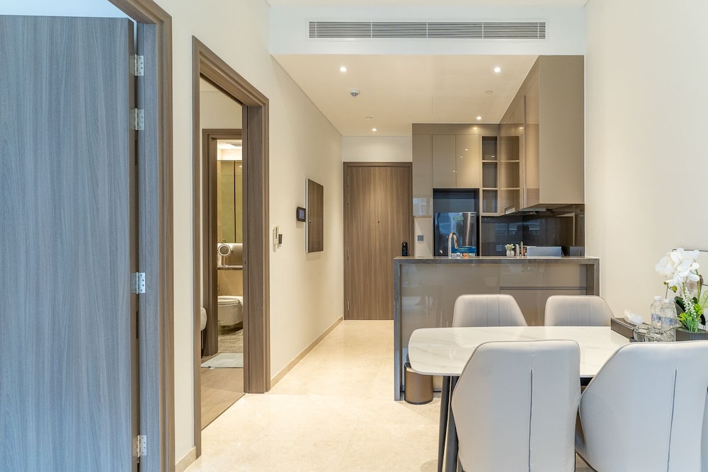 The MarQ Luxury 2BR Apt Central D1
