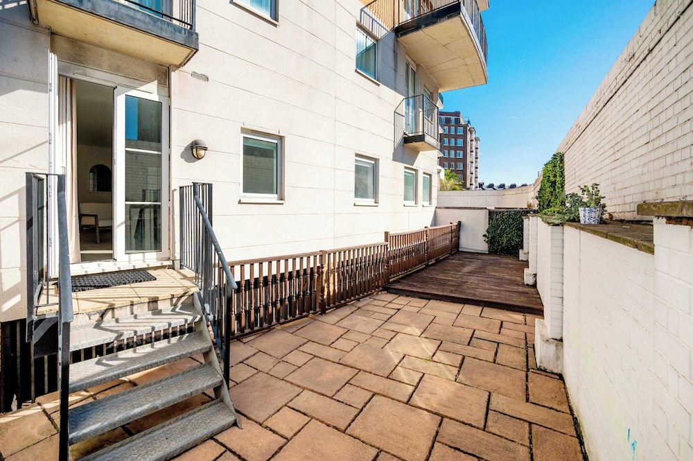 Lords Living -3 bed in Regents Park With Terrace