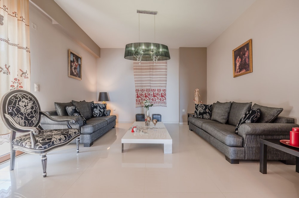 Arios Lux Villa