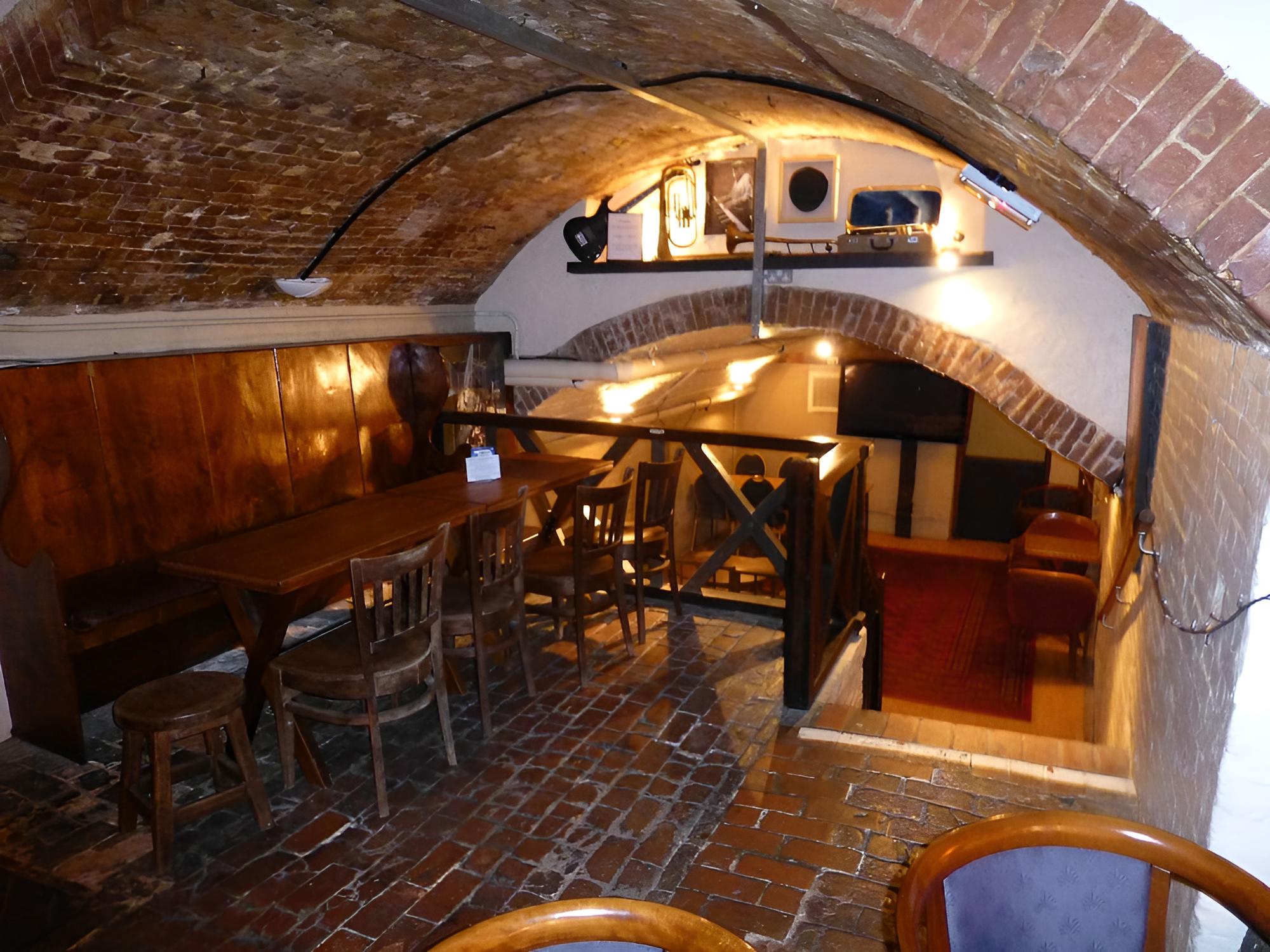 Devizes Vacations - The Bear Hotel - Property Image 11