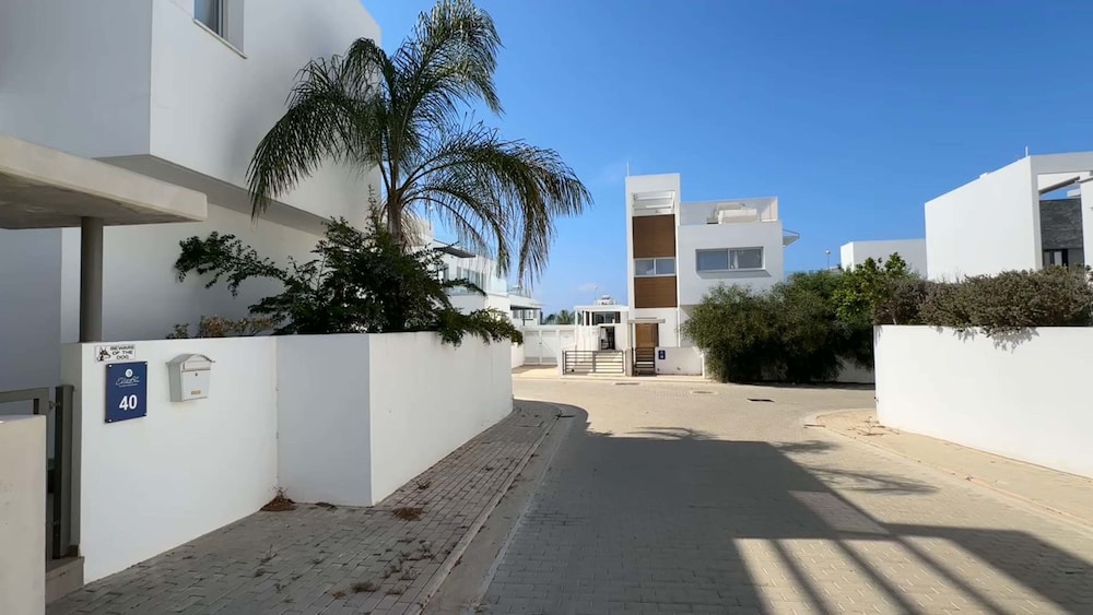 Elite Blu Heights Villa