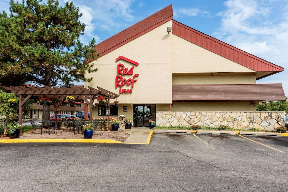 Hotel Red Roof Inn Grand Rapids Airport - Image 1