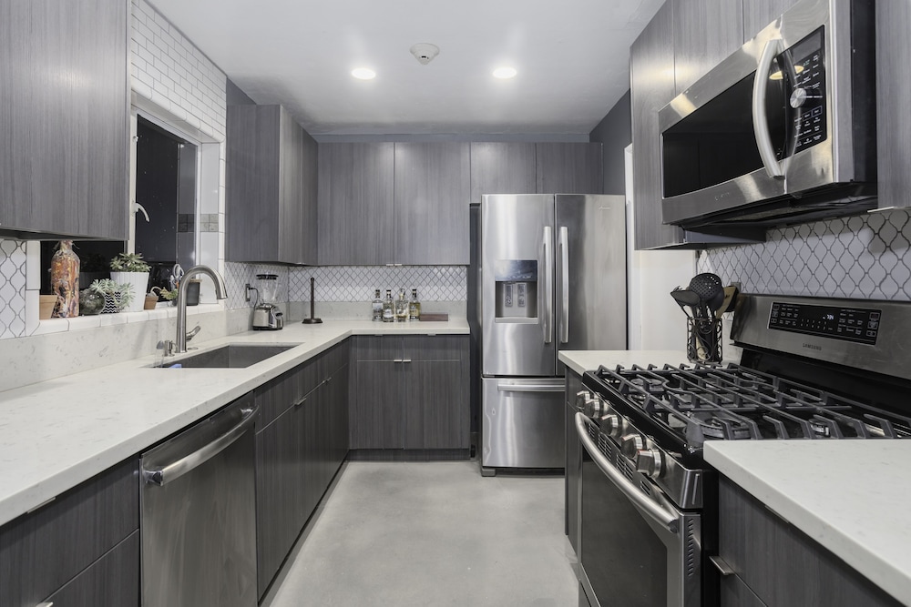House of Trestles - Hostel
