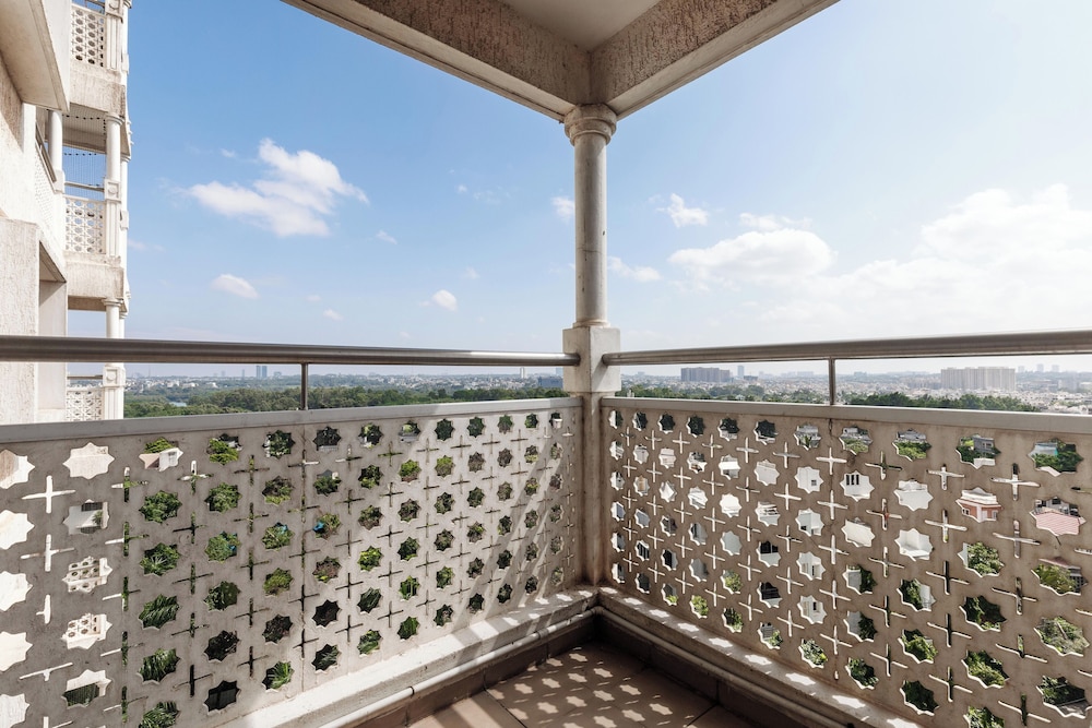 Lakeside Living by Red Olive Nr Airport 3bhk