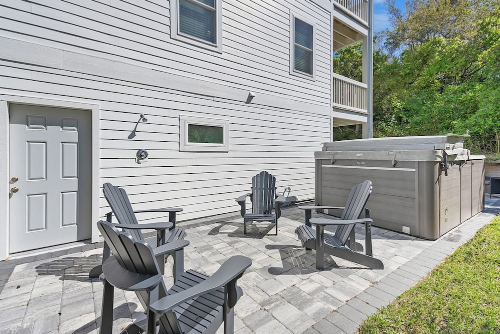 Welcome Basket Swim Spa Steps to Beach BBQ