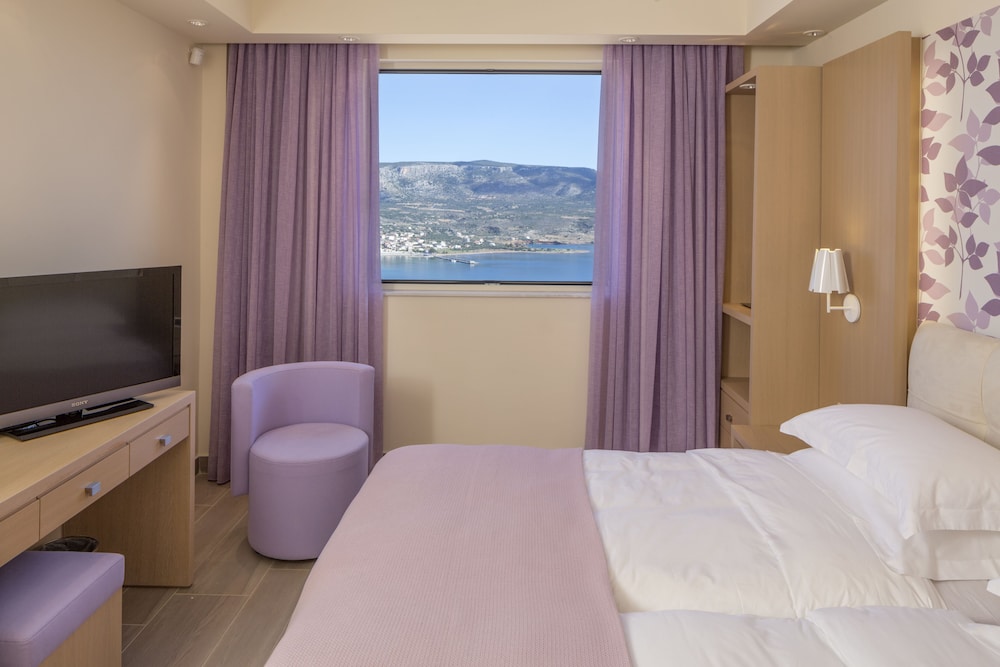 Princess Kyniska Suites photo 5