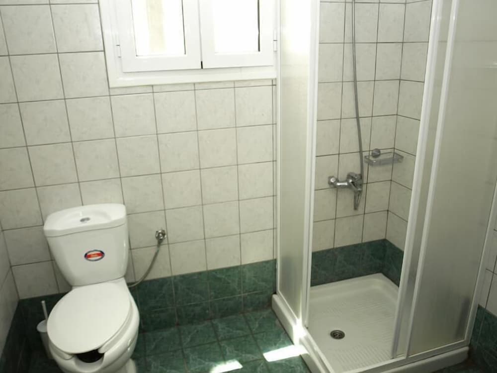 Haris Apartments