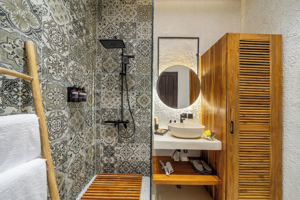 Sacred Jungle by EVDEkimi Ubud – Modern Villas and Apartments with Kitchens, Pools, & Personalized Concierge Service