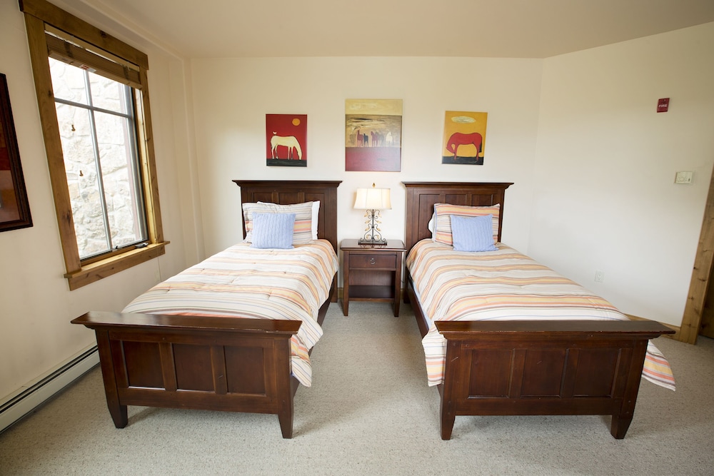 WestWall Lodge - Property Image 5