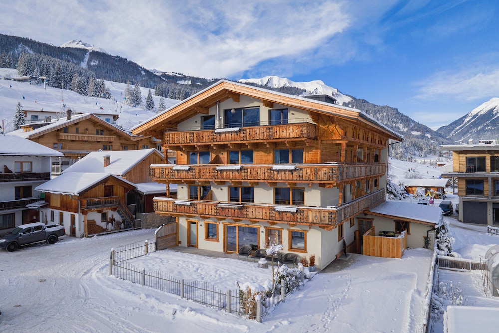 Zugspitz Suites Lermoos by ALPS RESORTS