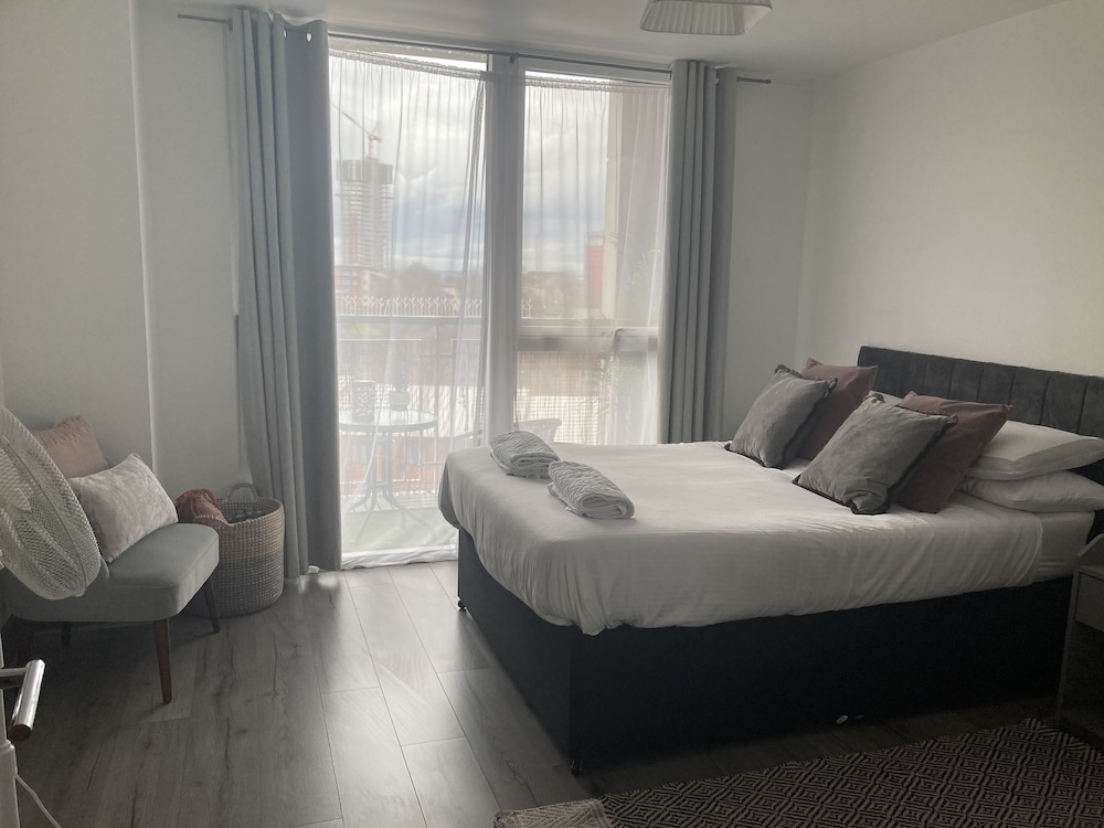 Lovely City Break at the Lux City 1bed Apartment view 4