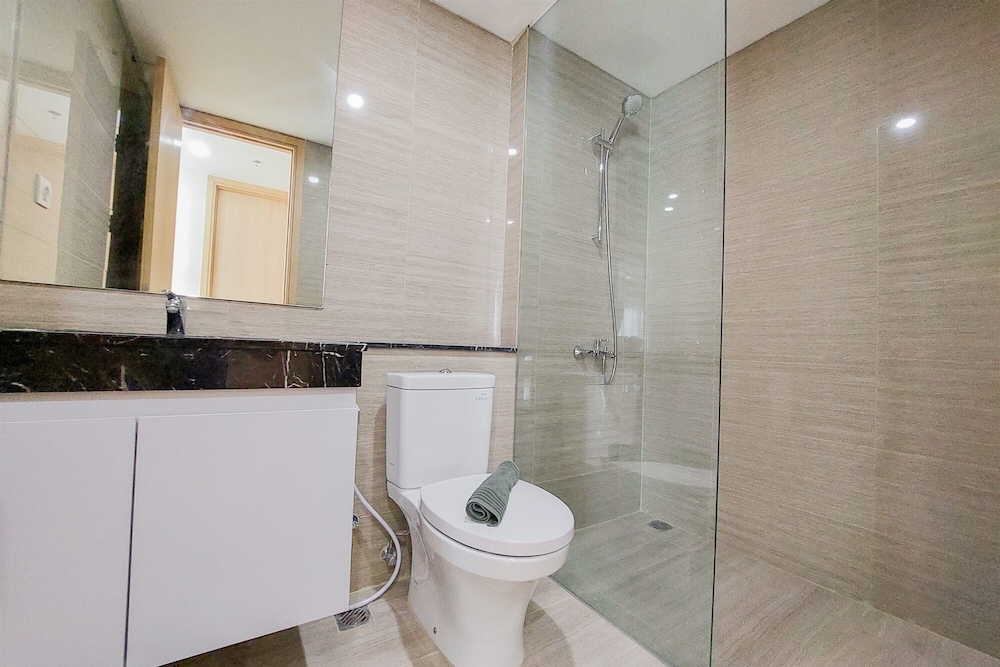 Spacious And Lavish 3Br At Hillcrest House Apartment, Curug - 13