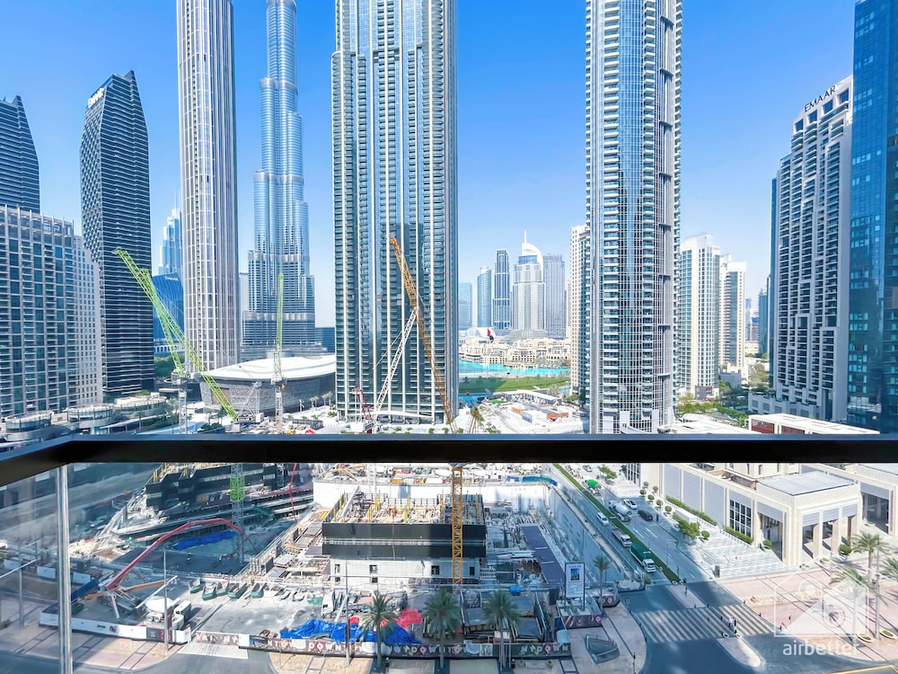 Exclusive Burj Crown 4b Balcony Burj Khalifa View