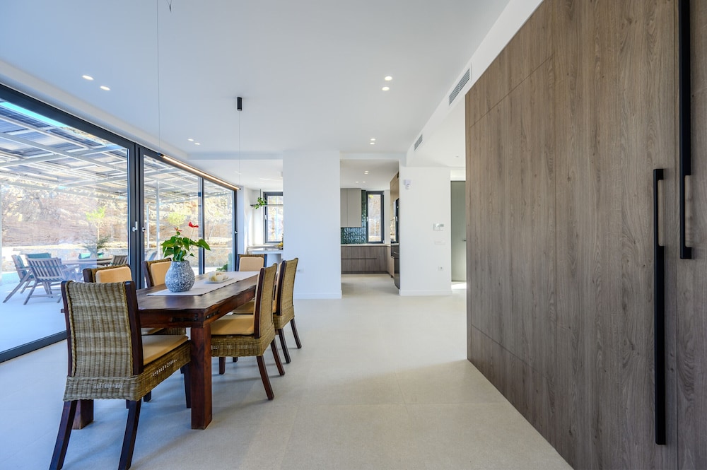Theasea Luxury Residence