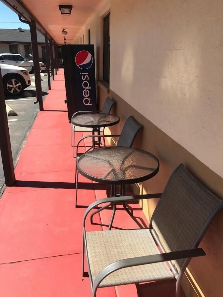 Motel 6 Williams, AZ – Historic Route 66 view 4