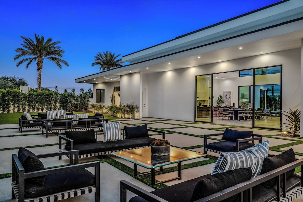 Sleeps 54 3 Luxury Villas w/ Pool + Spa, Pickleball Bravo by Avantstay