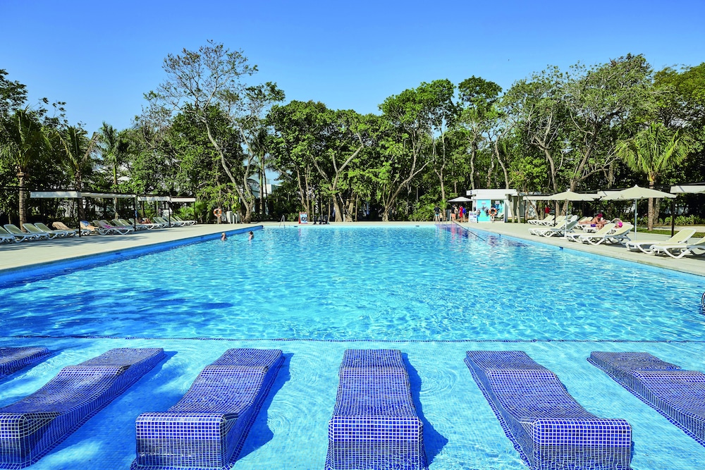 Cancun Vacations - Hotel Riu Tequila - All Inclusive - Property Image 5