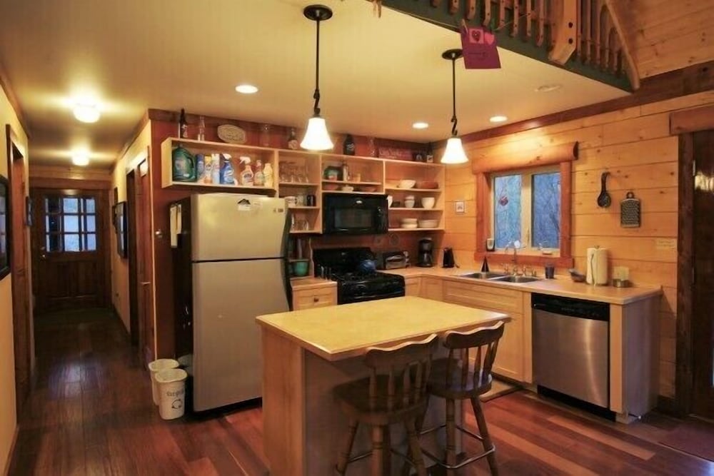 Mt Baker Lodging Cabin 21 - Sleeps 6 view 5