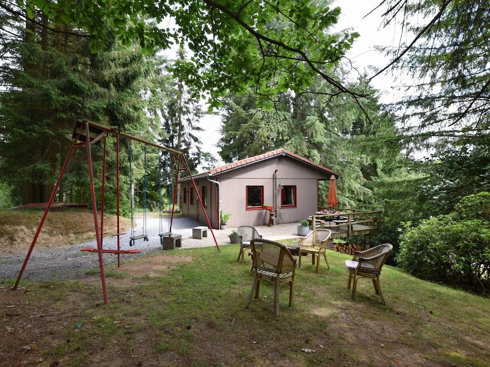 Chalet & Gypsy Caravan in Green & Peaceful Environment near Houffalize