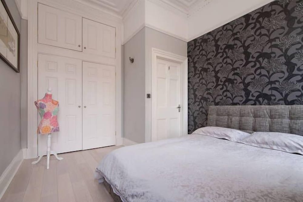 Queens Circus Serviced Apartment