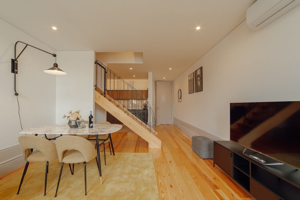Heart OF Porto Apartment E Duplex by Vacationy