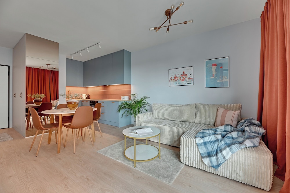Doki Living - Foodhall & Parking by Downtown Apartments