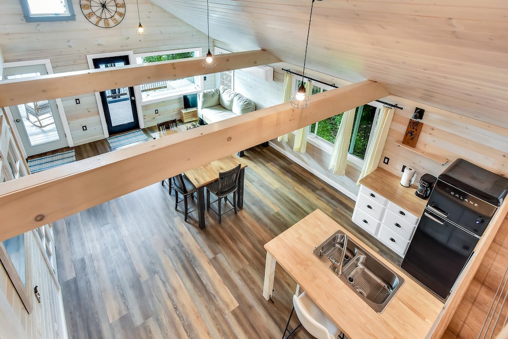 Gables End Cottage in Belgrade