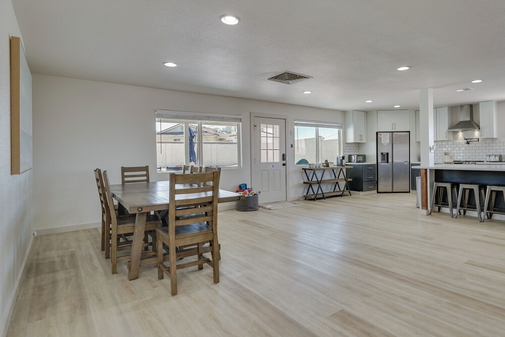 Pool, Game Room, Hot Tub: Lake Havasu City Oasis!