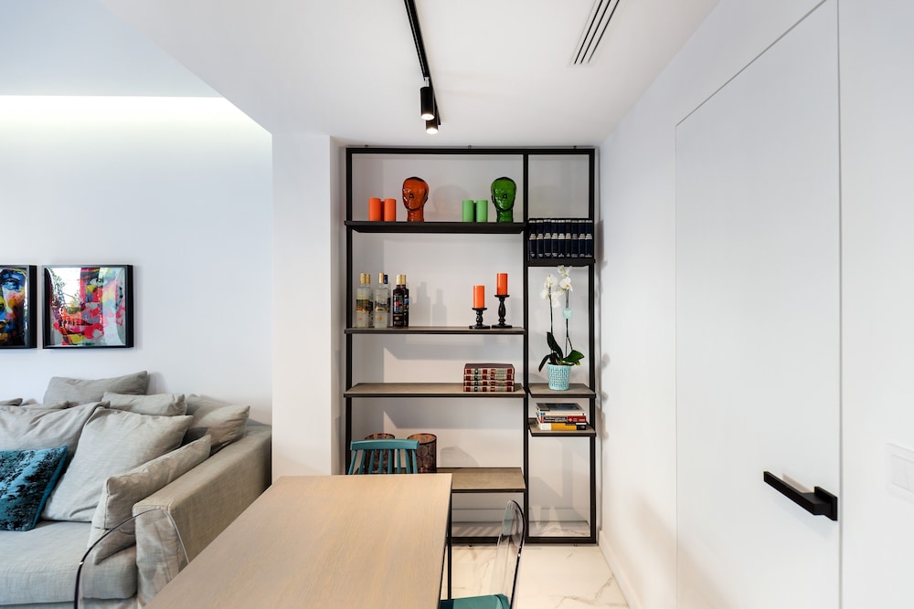 Elysan Urban Stays